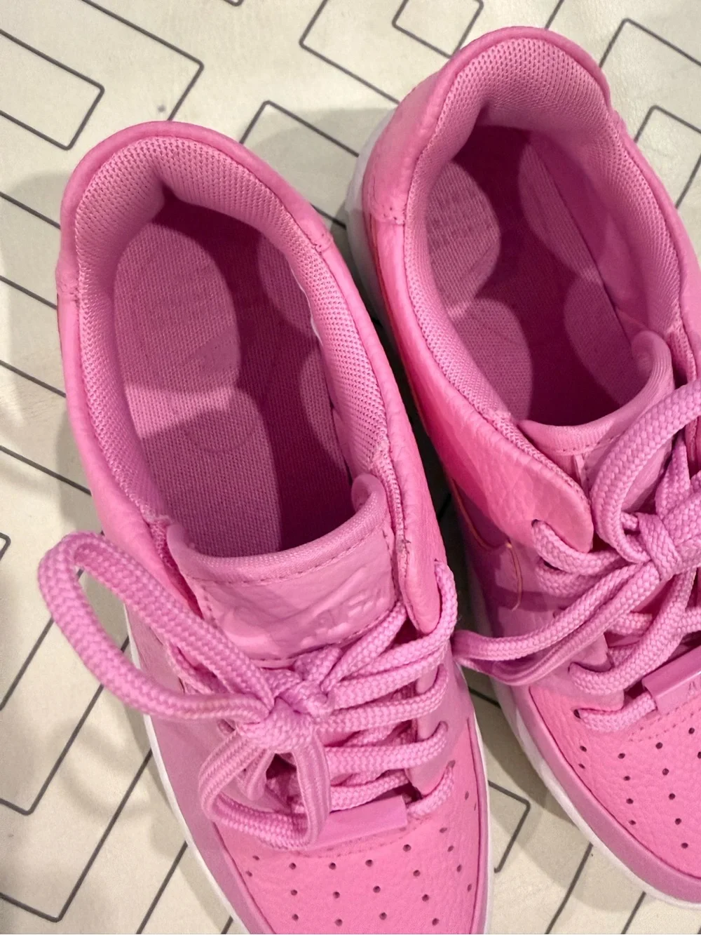 Nike Air Force 1 Sage Low 'Psychic Pink Sneakers